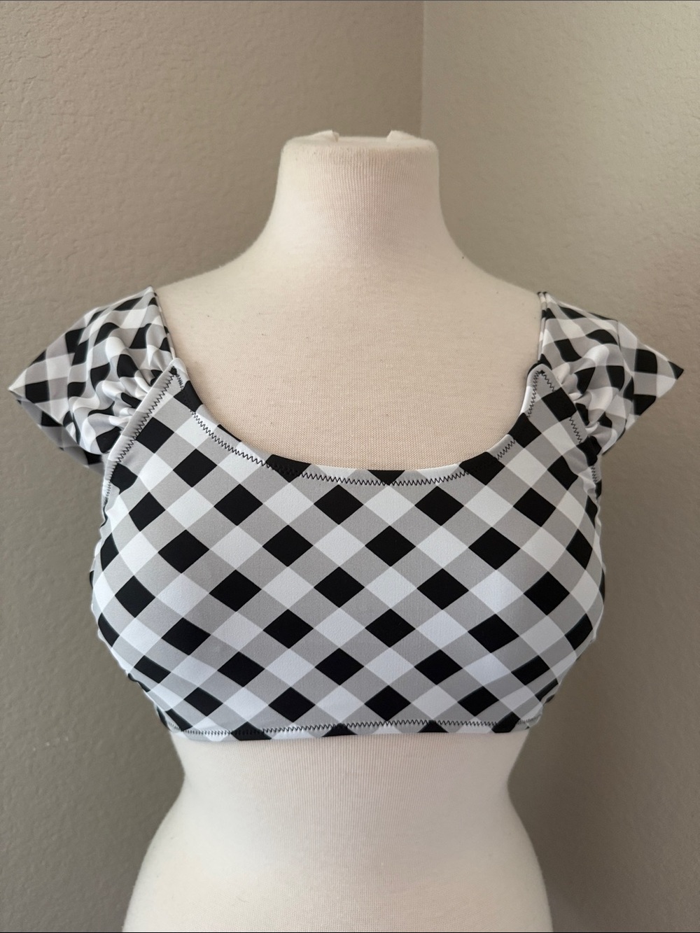 Cupshe Black & White Gingham Women's Swim Top